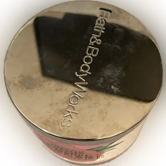 🥥BATH AND BODY WORKS🥥Toasted Coconut Cupcake 3-Wick Candle/NWT - Picture 4 of 6
